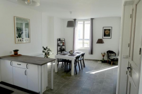 Maison Carrée/Coeur historique de Nîmes - Superbe Appt 55m²